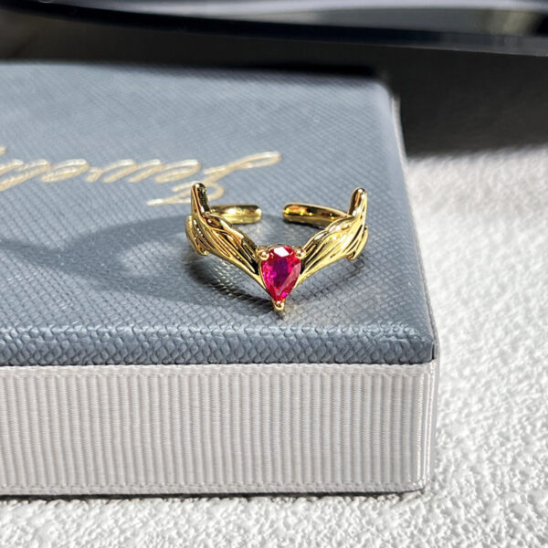 French Rose Zircon Light Luxury High-grade Ring - Image 7