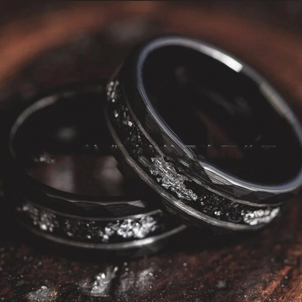 8mm Electric Black Hammer Pattern Tungsten Ring Steel Color Inner Step Inlaid Iron Chips Silver Foil - Image 3