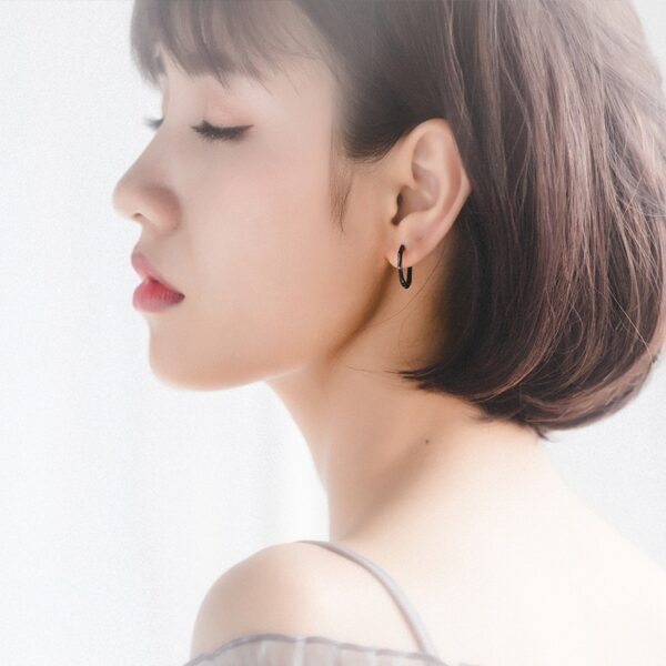 S925 Silver Octagon Ear Clip Black - Image 3