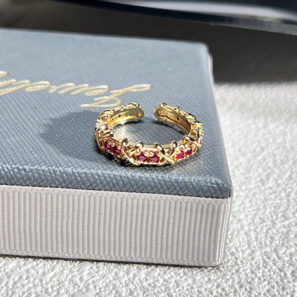 French Rose Zircon Light Luxury High-grade Ring - Image 9