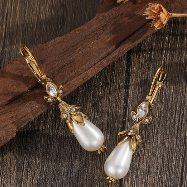 Women's Retro Fashion Creative Women's Earrings - Image 3