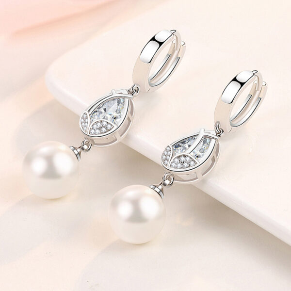 Tulip Pearl Earrings Ladies New - Image 3