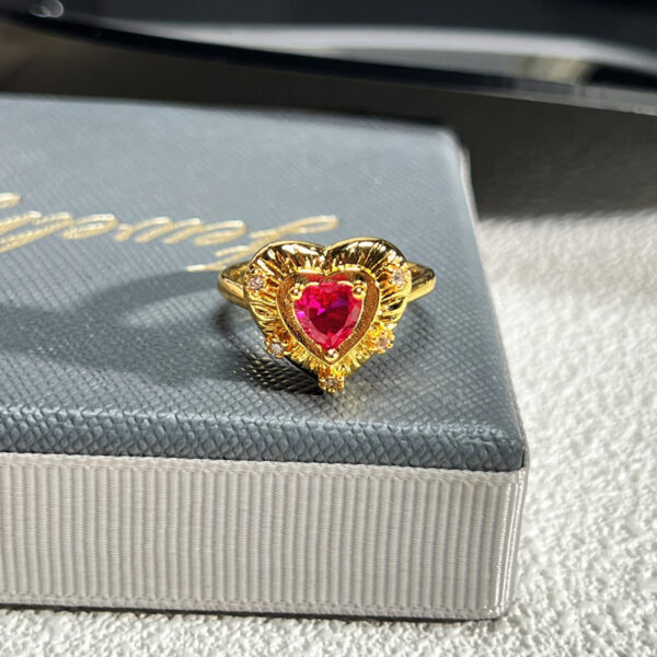 French Rose Zircon Light Luxury High-grade Ring - Image 6