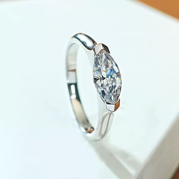 Design Couple New Simple Horse Eye Diamond Ring - Image 3
