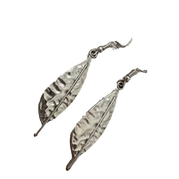 European And American Ornament Leaf Pendant Earrings - Image 4