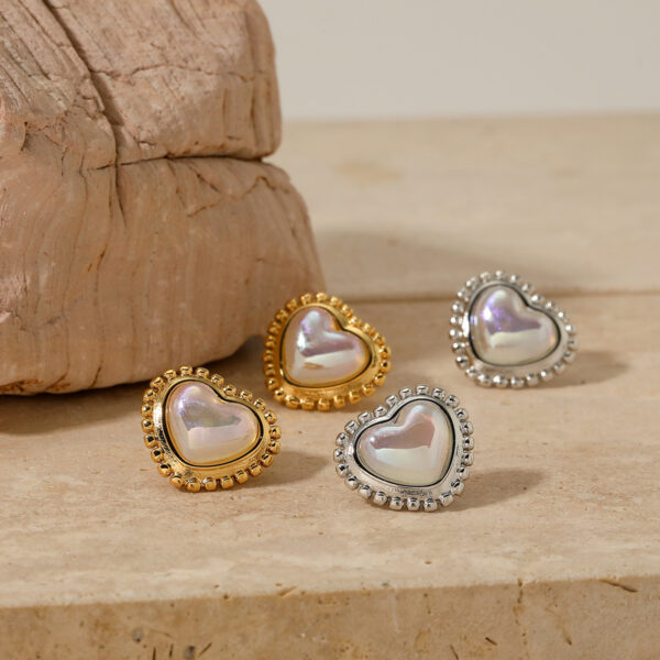 Temperament Entry Lux New 316 Stainless Steel Love Heart Stud Earrings