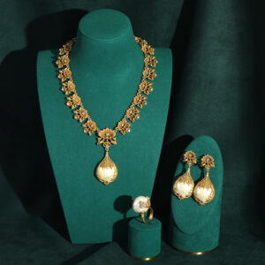 Personality Trendy Brass Baroque Pearl Necklace