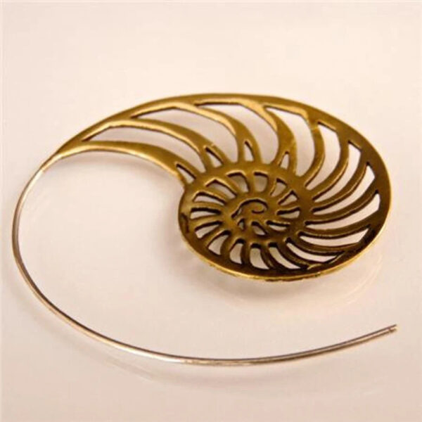 Fashion And Personalized Earrings Fan-shaped Hollow Earrings Metal Alloy Earrings - Image 4