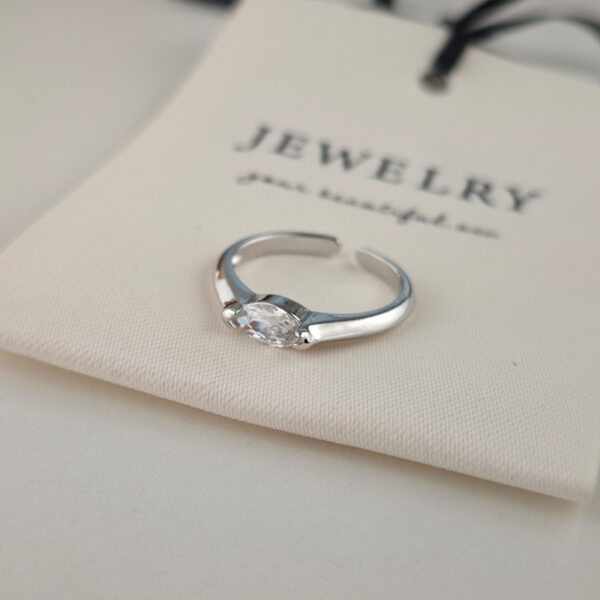 Horse Eye Rhinestone Women's Fashion Simple Index Finger Ring - Image 4