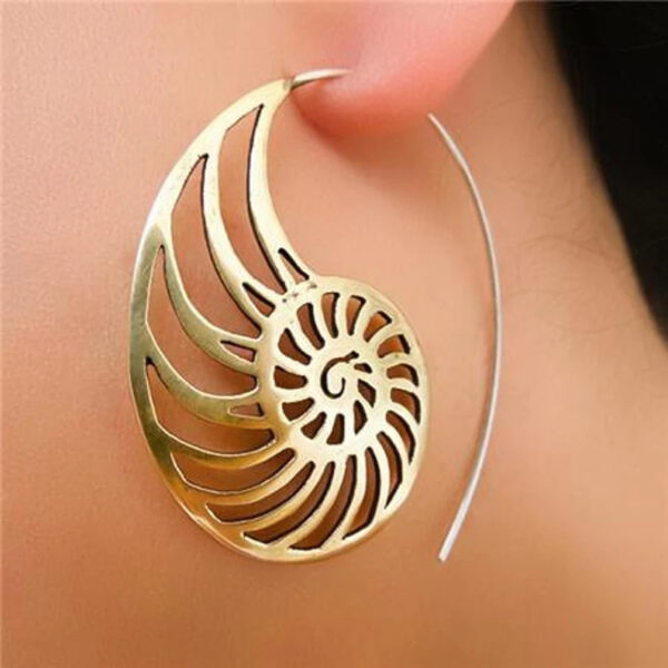 Fashion And Personalized Earrings Fan-shaped Hollow Earrings Metal Alloy Earrings - Image 2