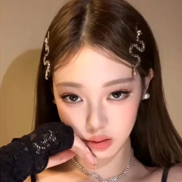 Retro Creative Snake-shaped Dark High-grade Versatile Personalized Cold Style Side Clip Fashion - Image 2