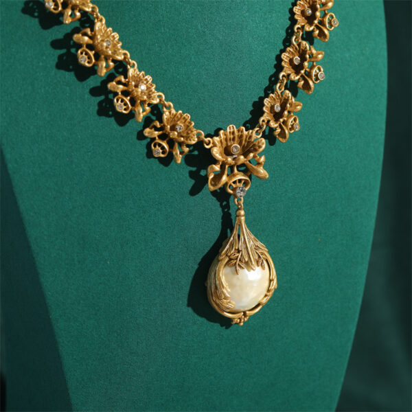 Personality Trendy Brass Baroque Pearl Necklace - Image 2