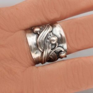 Fashion Goth Lily Flower Ring