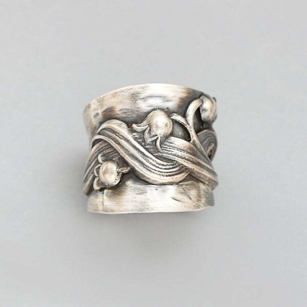 Fashion Goth Lily Flower Ring - Image 2