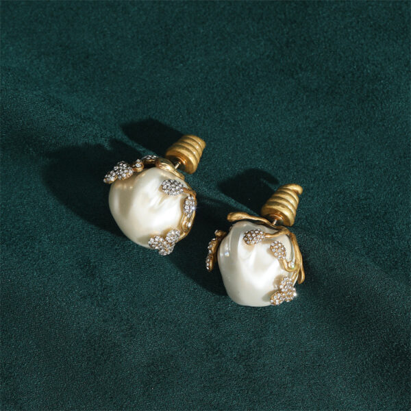 Personality Trendy Brass Baroque Pearl Necklace - Image 3