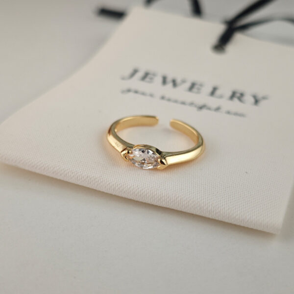 Horse Eye Rhinestone Women's Fashion Simple Index Finger Ring - Image 3