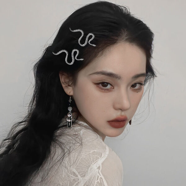 Retro Creative Snake-shaped Dark High-grade Versatile Personalized Cold Style Side Clip Fashion - Image 8
