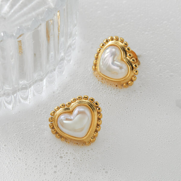 Temperament Entry Lux New 316 Stainless Steel Love Heart Stud Earrings - Image 4
