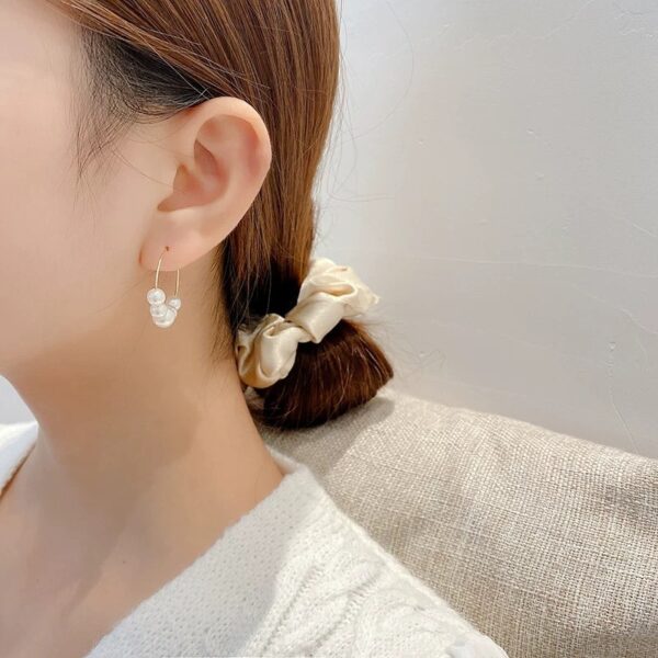 Simple Pearl Grace Internet Celebrity Hoop Earrings - Image 2