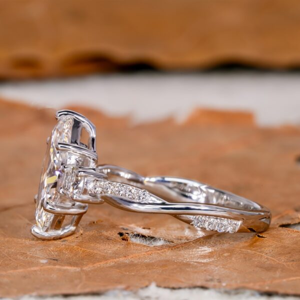Elegant Large Horse Eye Zircon Ring Fashion Women - Image 3
