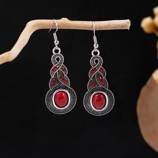 Design Inspired Droplet Shaped Retro Exaggerated Earrings