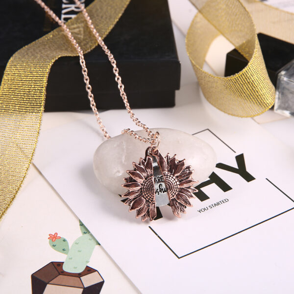 European And American Ornament Alloy Flower Necklace - Image 9