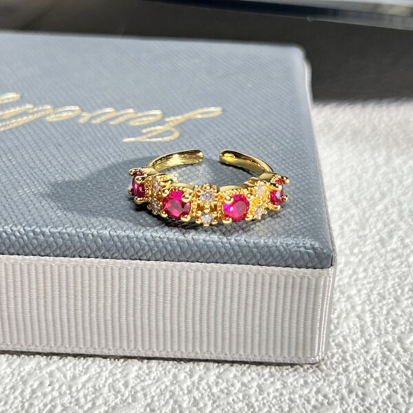 French Rose Zircon Light Luxury High-grade Ring - Image 8